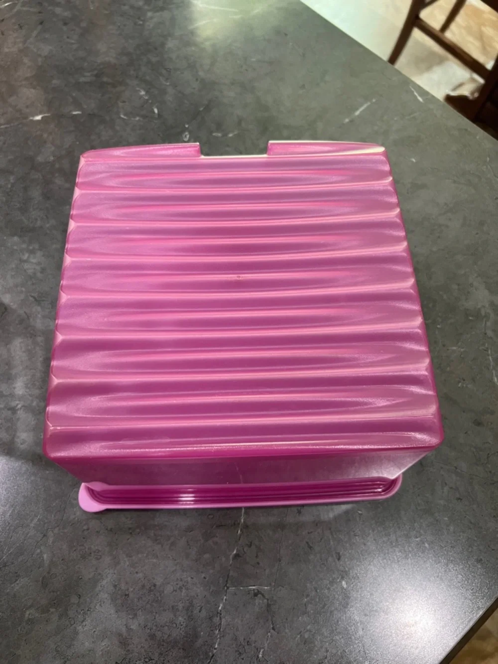 Purple Tupperware Fridgesmart Veggie/Fruit Storage container